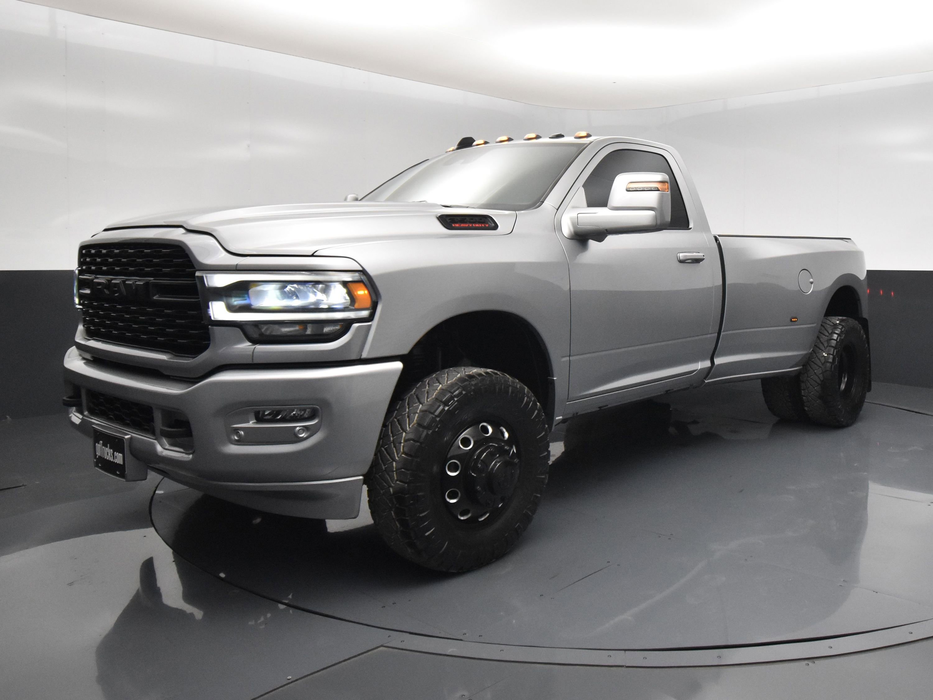 Used 2023 RAM 3500 Lone Star w/ Level 2 Equipment Group AWD/4WD image 2