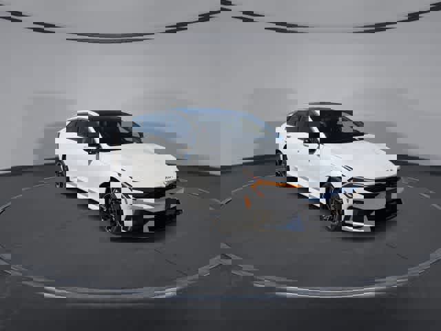 Used 2025 Kia K5 GT-Line w/ GT-Line Premium Package image 2