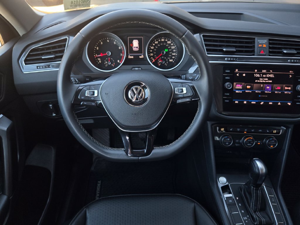 Used 2021 Volkswagen Tiguan SE w/ Panoramic Sunroof Package FWD image 15