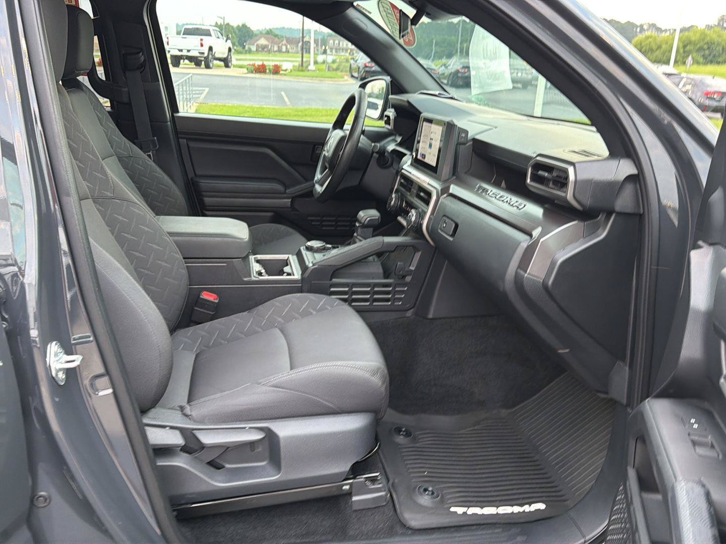 Certified 2025 Toyota Tacoma SR5 AWD/4WD image 13