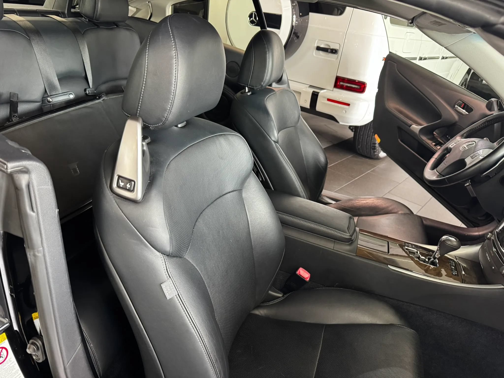 Used 2013 Lexus IS 250C w/ Luxury Pkg RWD image 14