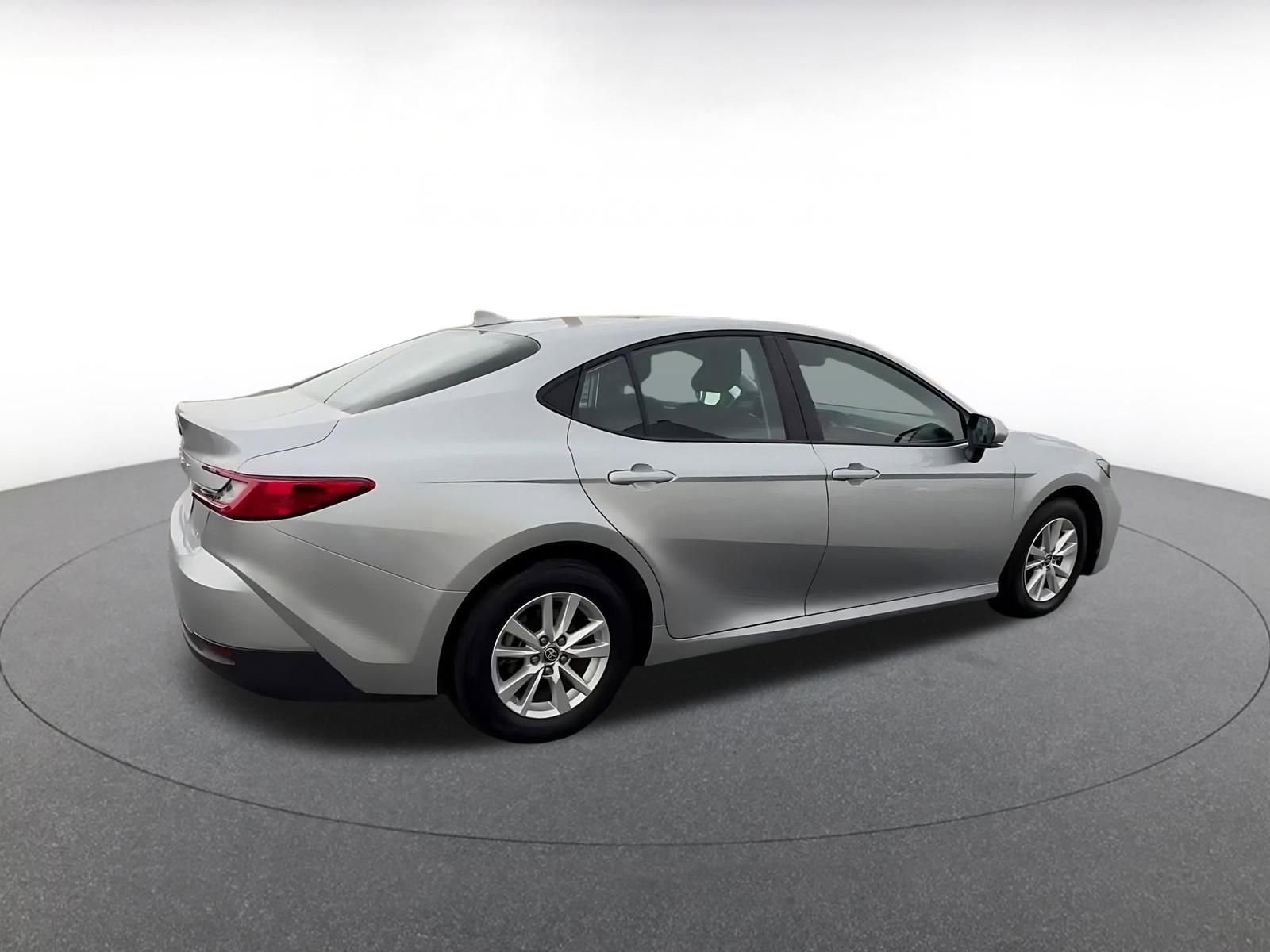 Used 2025 Toyota Camry LE image 15