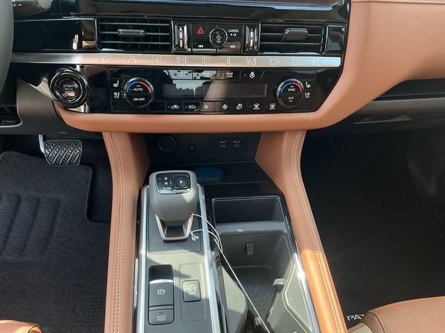New 2026 Nissan Pathfinder Platinum image 13