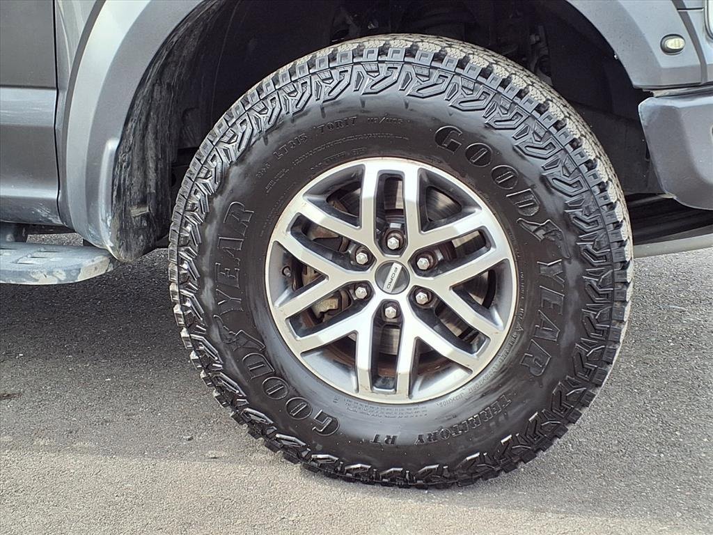 Used 2017 Ford F150 Raptor w/ Equipment Group 802A Luxury image 9