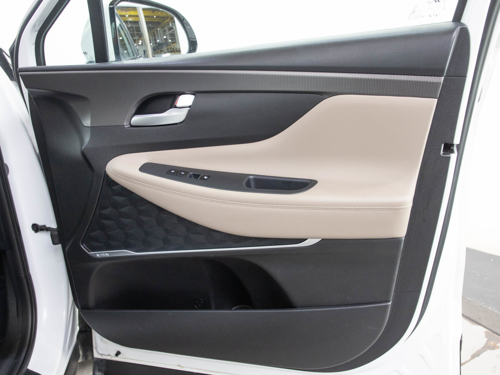 Used 2020 Hyundai Santa Fe Limited AWD/4WD image 9
