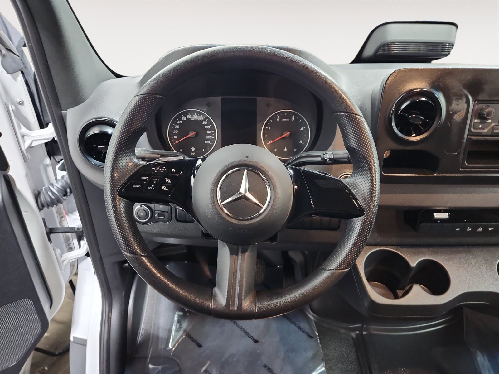 Used 2025 Mercedes-Benz Sprinter 2500 image 12