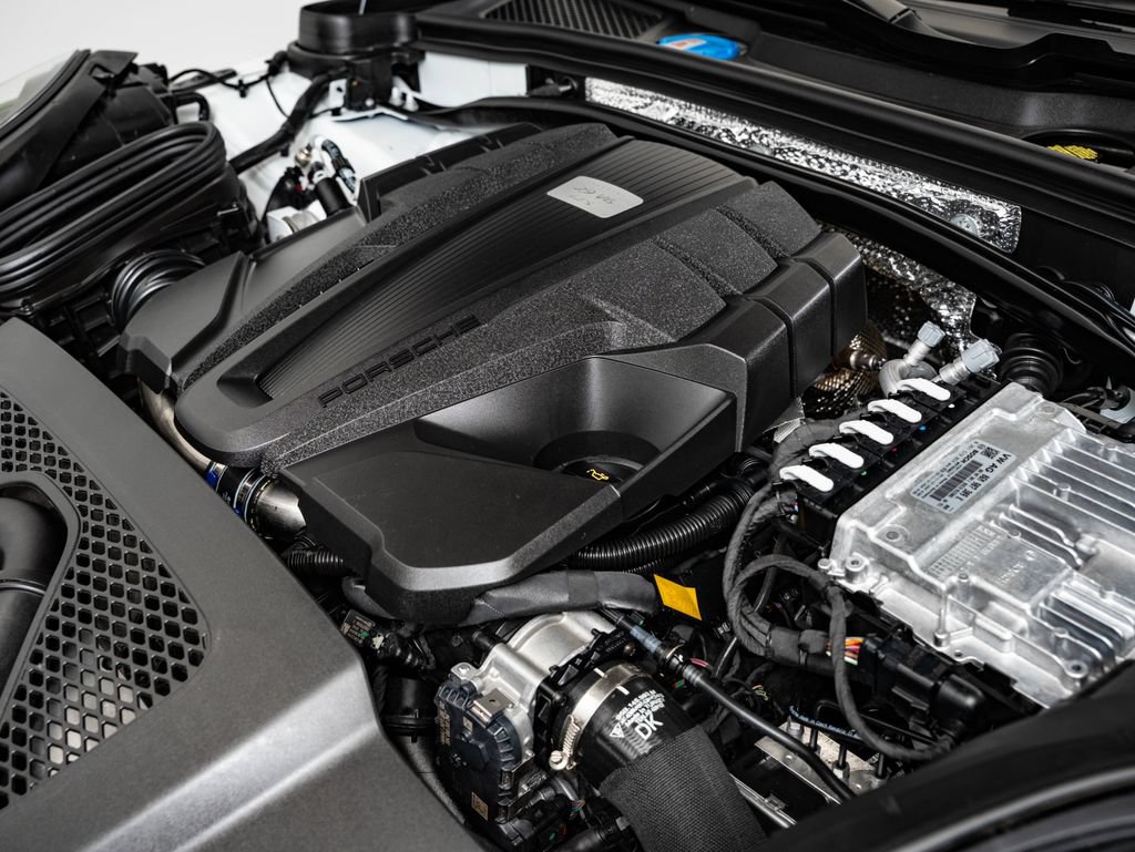 Certified 2026 Porsche Macan GTS AWD/4WD image 48