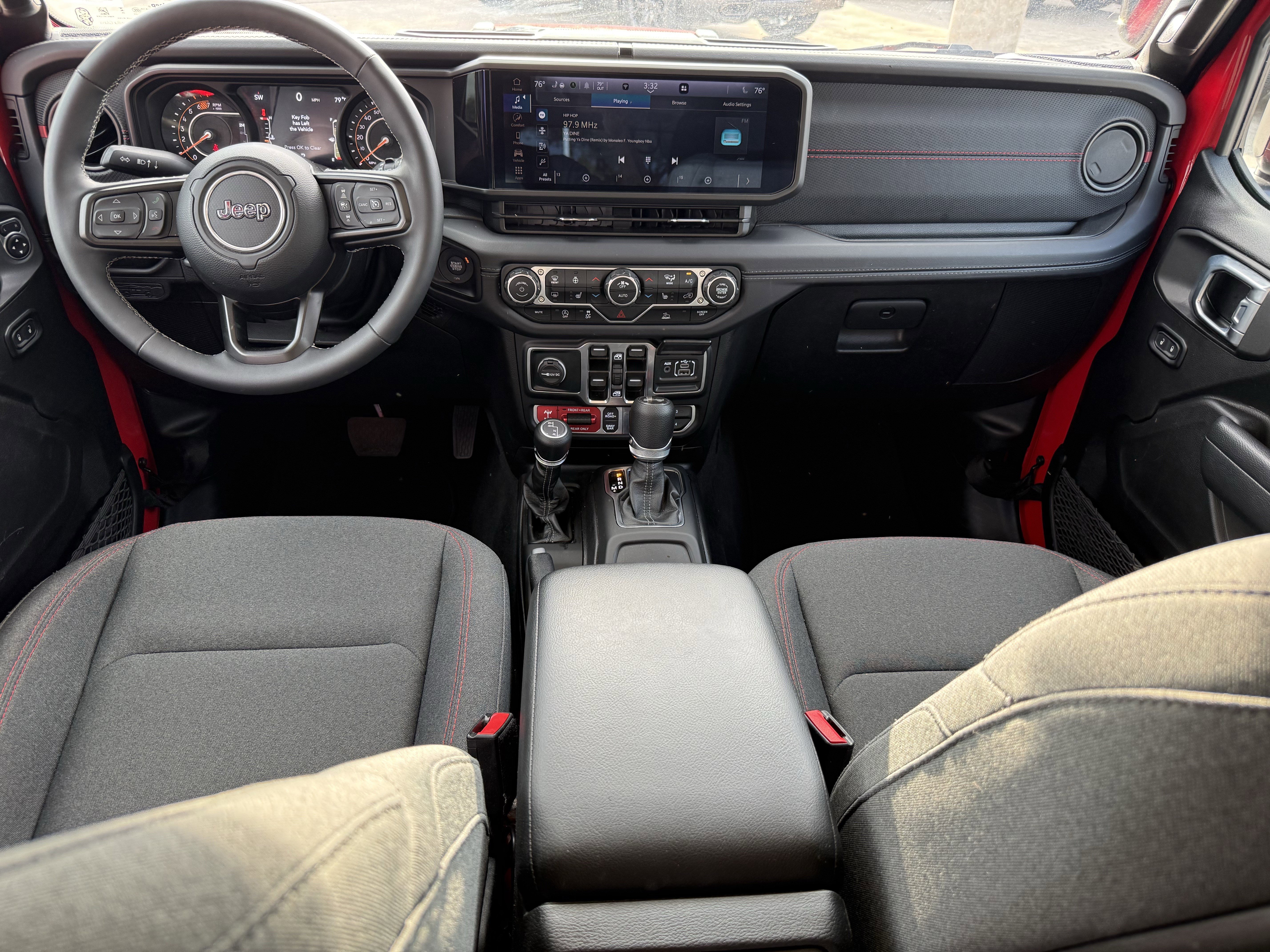 Used 2025 Jeep Wrangler Unlimited Rubicon image 13