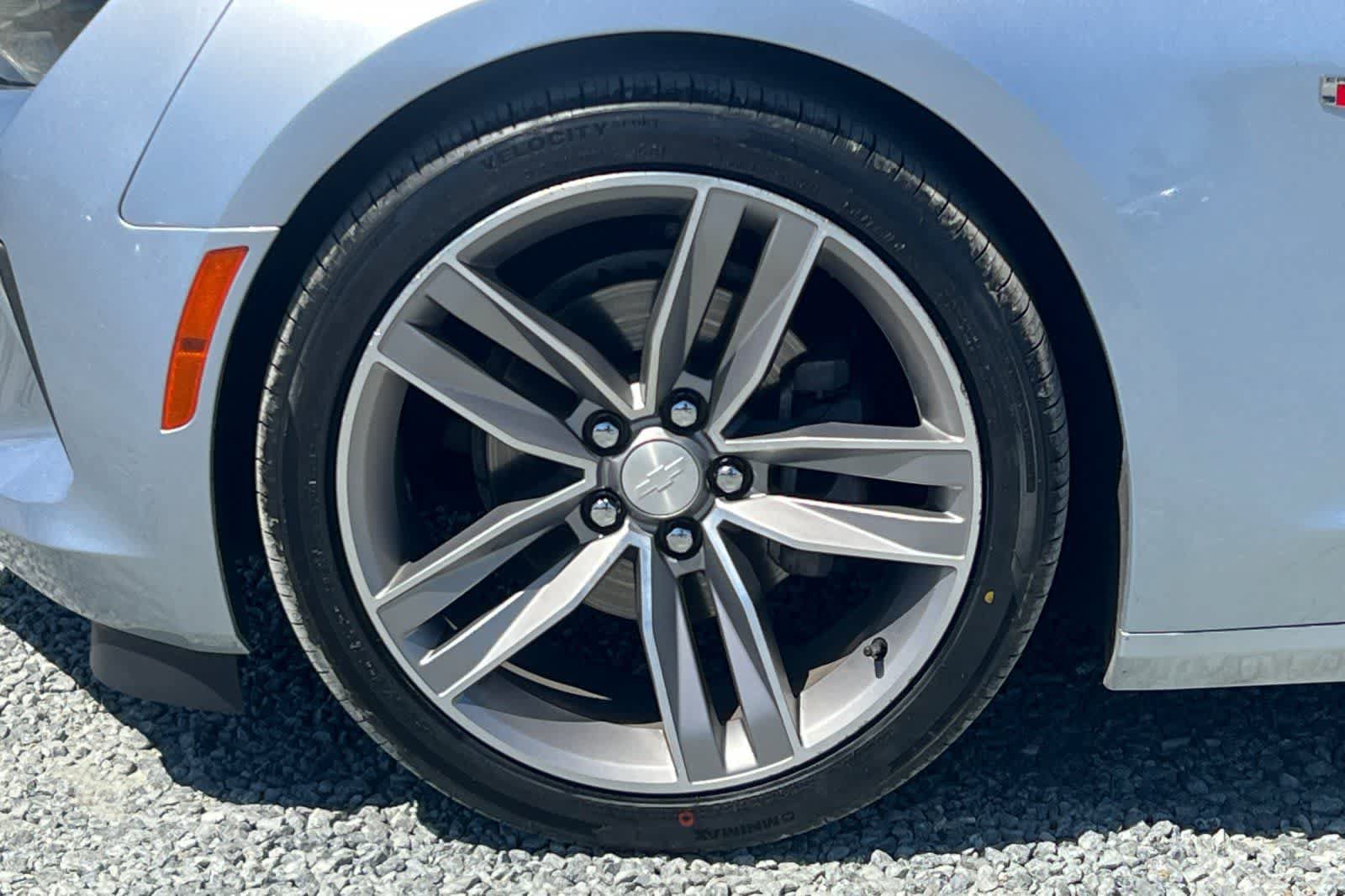 Used 2017 Chevrolet Camaro LT RWD image 37