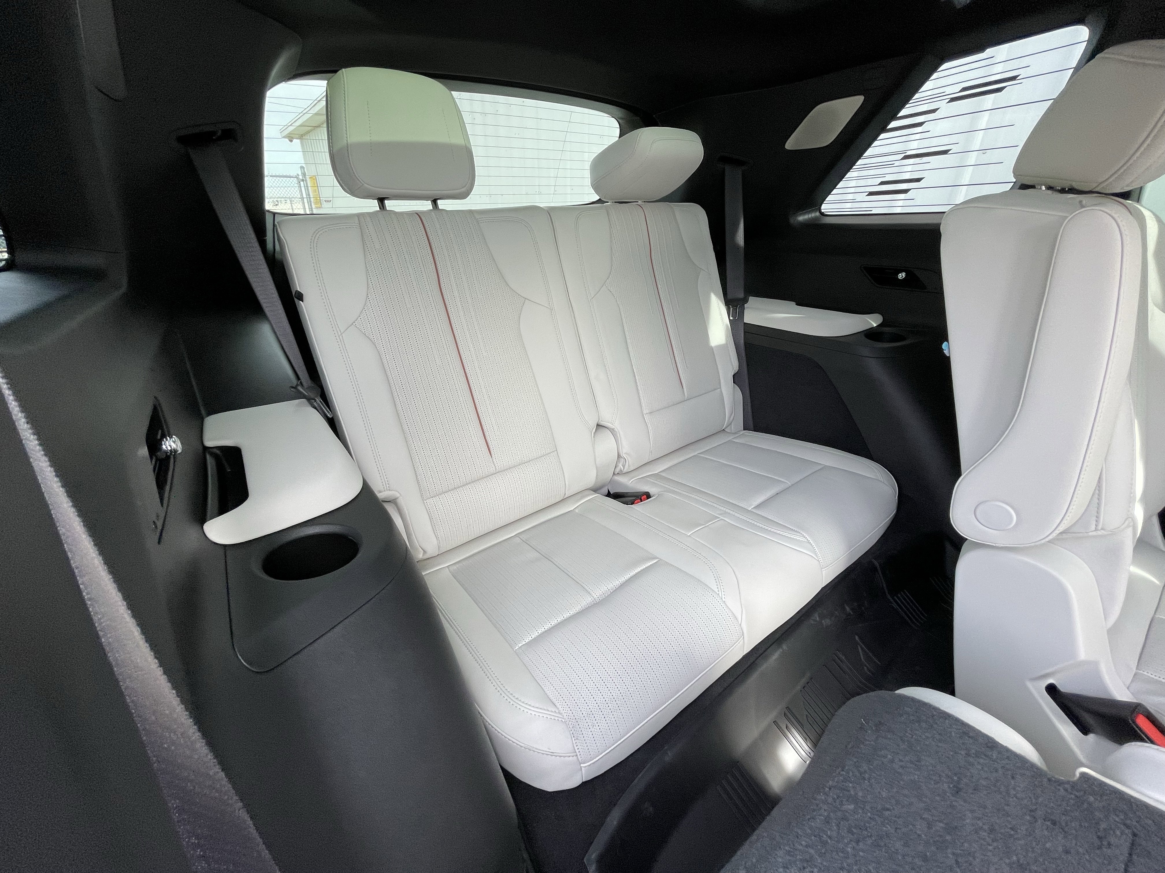 New 2026 Cadillac Vistiq Sport w/ LPO, Floor Liner Package image 15