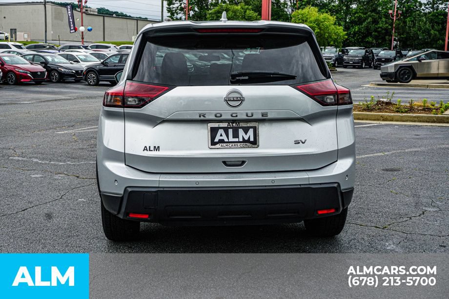Used 2024 Nissan Rogue SV FWD image 10