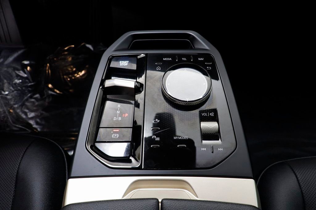 Used 2025 BMW iX xDrive50 image 13