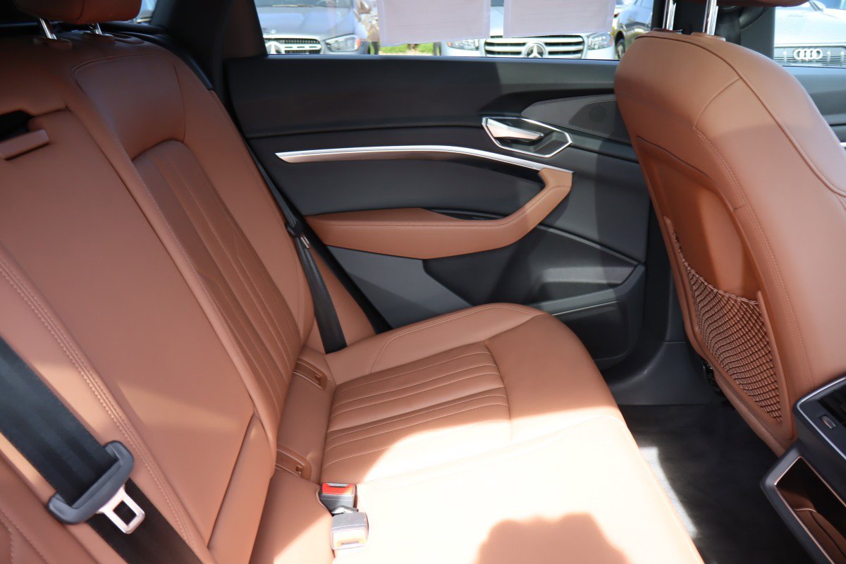 Used 2021 Audi e-tron Premium w/ Convenience Plus Package AWD/4WD image 16