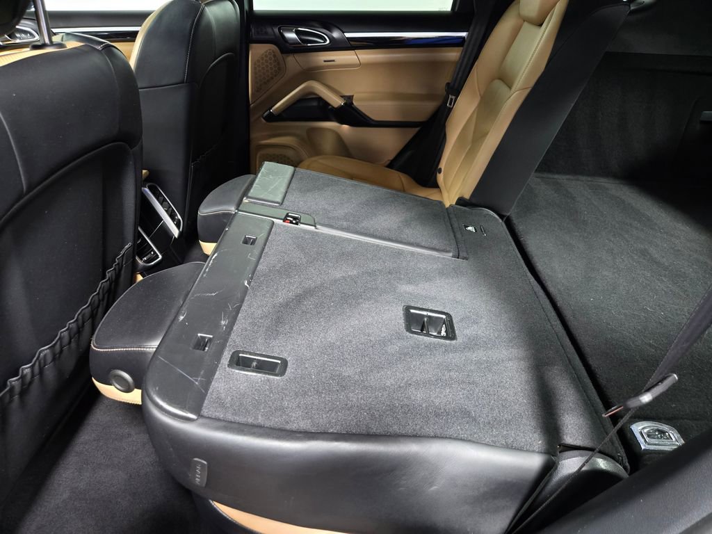 Used 2018 Porsche Cayenne image 37