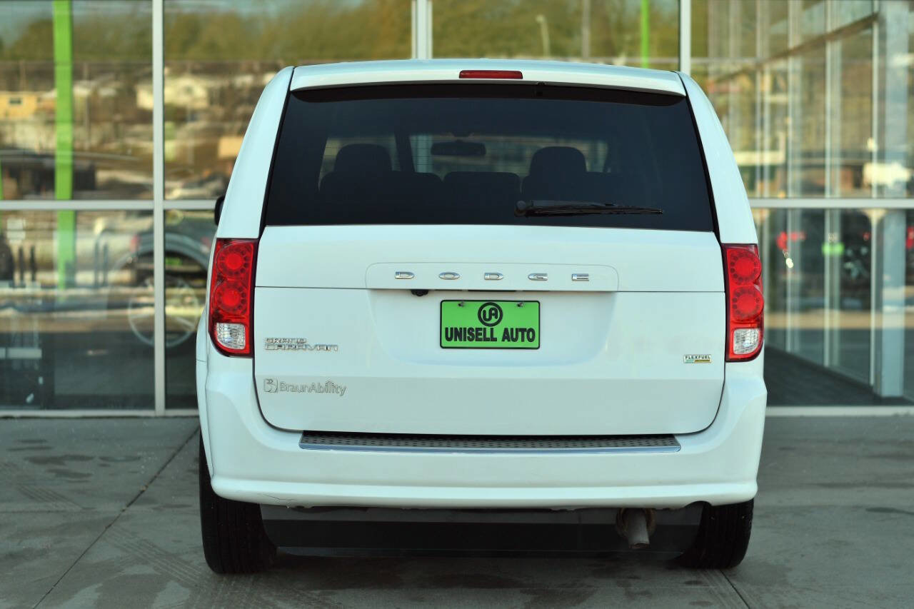 Used 2017 Dodge Grand Caravan SE w/ Power Window Group image 7