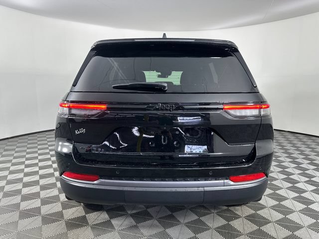 New 2026 Jeep Grand Cherokee Altitude AWD/4WD image 5