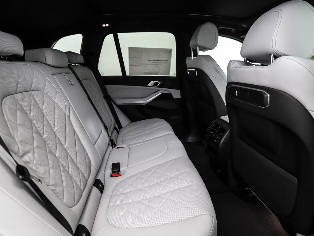 New 2026 BMW X5 xDrive40i w/ M Sport Package image 28