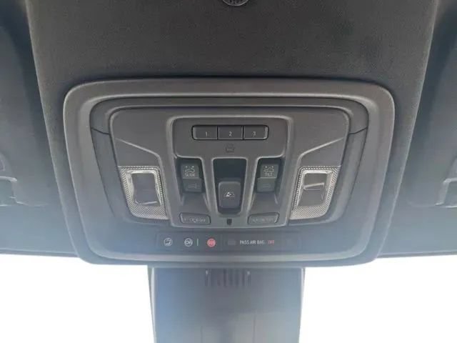 New 2026 GMC Sierra 2500 Denali Ultimate w/ LPO, Black Badging Package AWD/4WD image 32