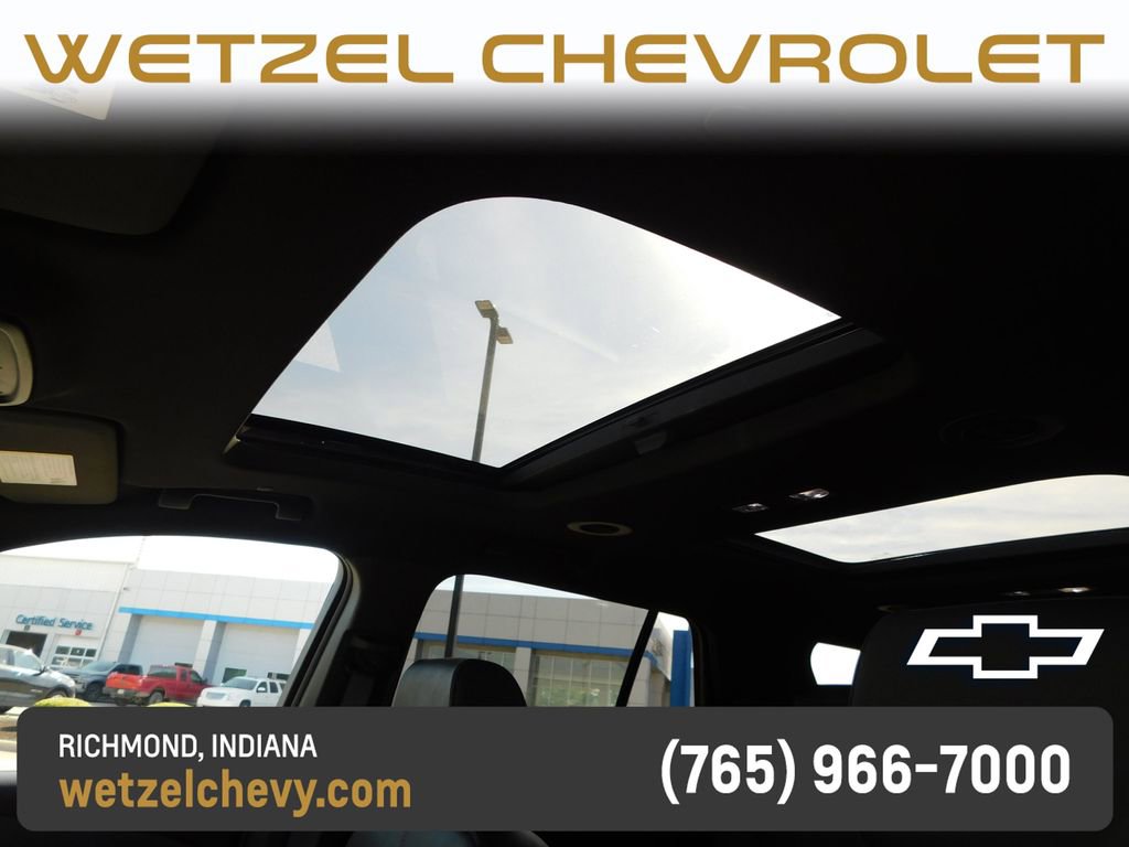 Used 2023 Chevrolet Traverse RS AWD/4WD image 12