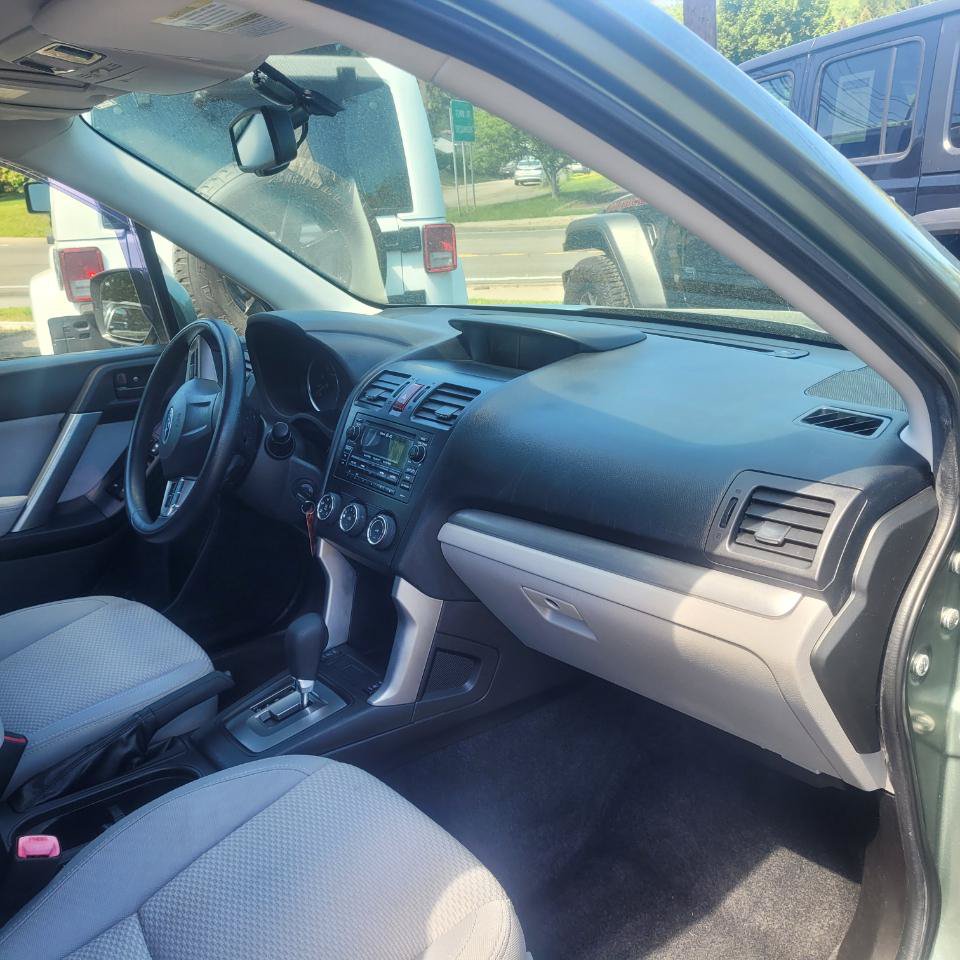 Used 2014 Subaru Forester 2.5i Premium w/ All-Weather Package AWD/4WD image 23