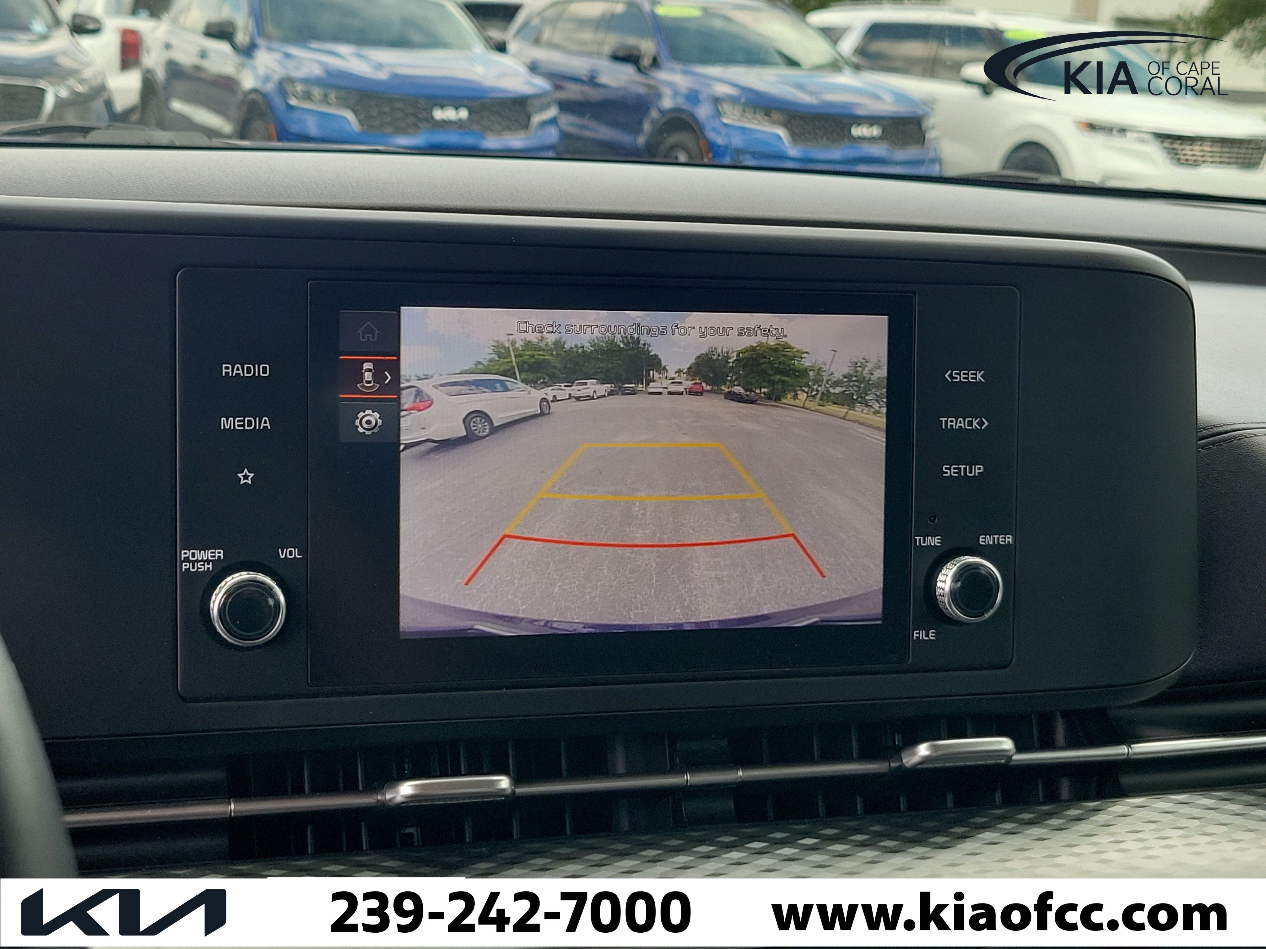 Certified 2023 Kia Carnival LX FWD image 28
