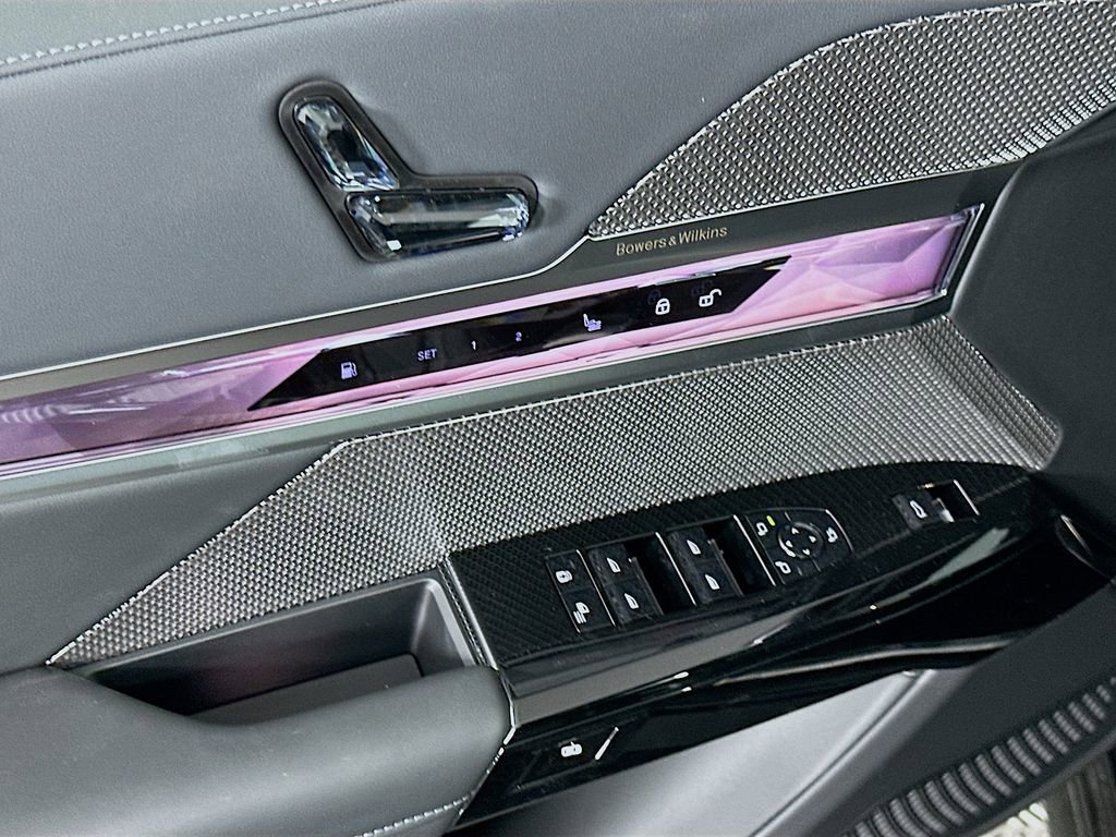 New 2026 BMW 750e xDrive w/ Executive Package image 20
