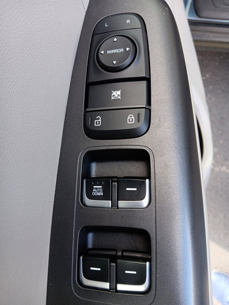 Used 2022 Kia Sportage LX image 12