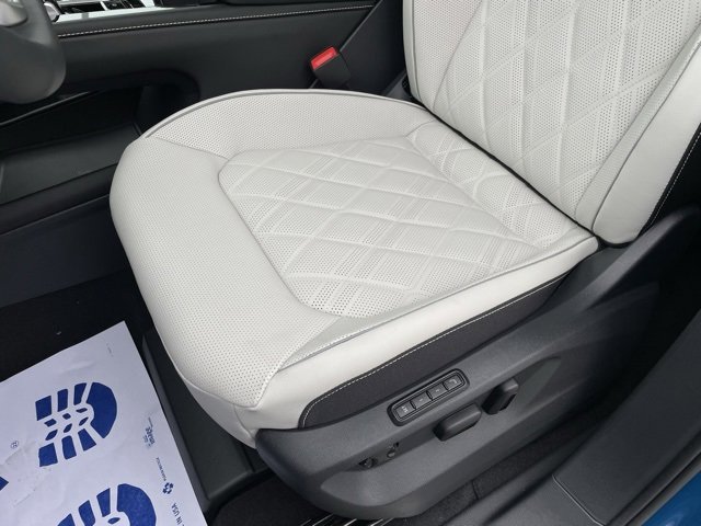 New 2025 Volkswagen Atlas Cross Sport SEL Premium R-Line image 18
