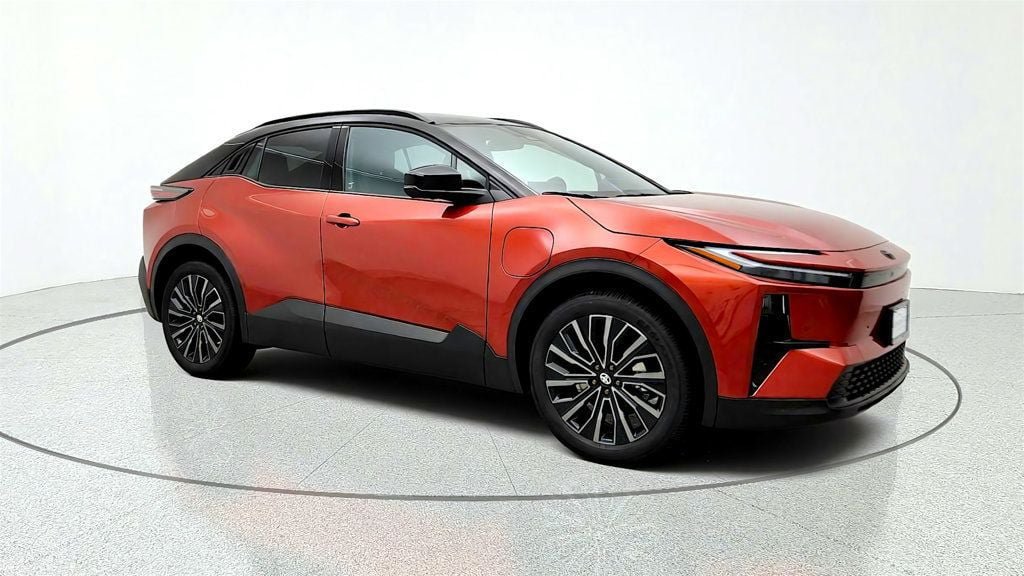Used 2026 Toyota C-HR AWD/4WD image 3