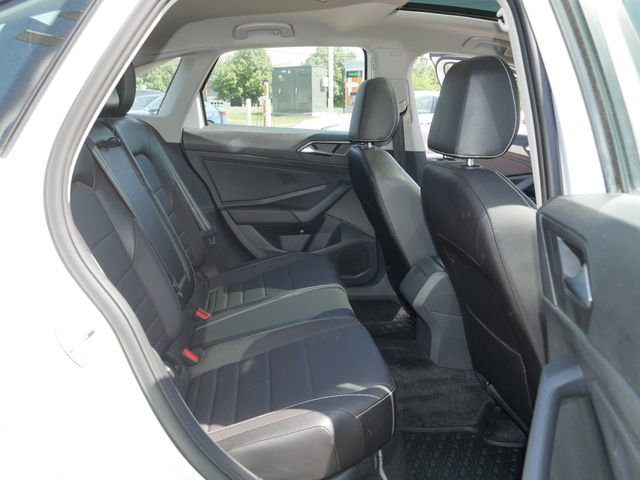 Certified 2023 Volkswagen Jetta SE w/ Panoramic Sunroof Package FWD image 19