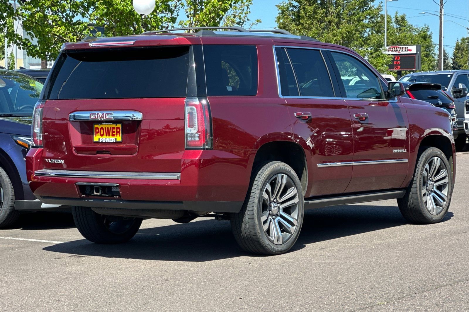 Used 2018 GMC Yukon Denali w/ Denali Ultimate Package AWD/4WD image 4