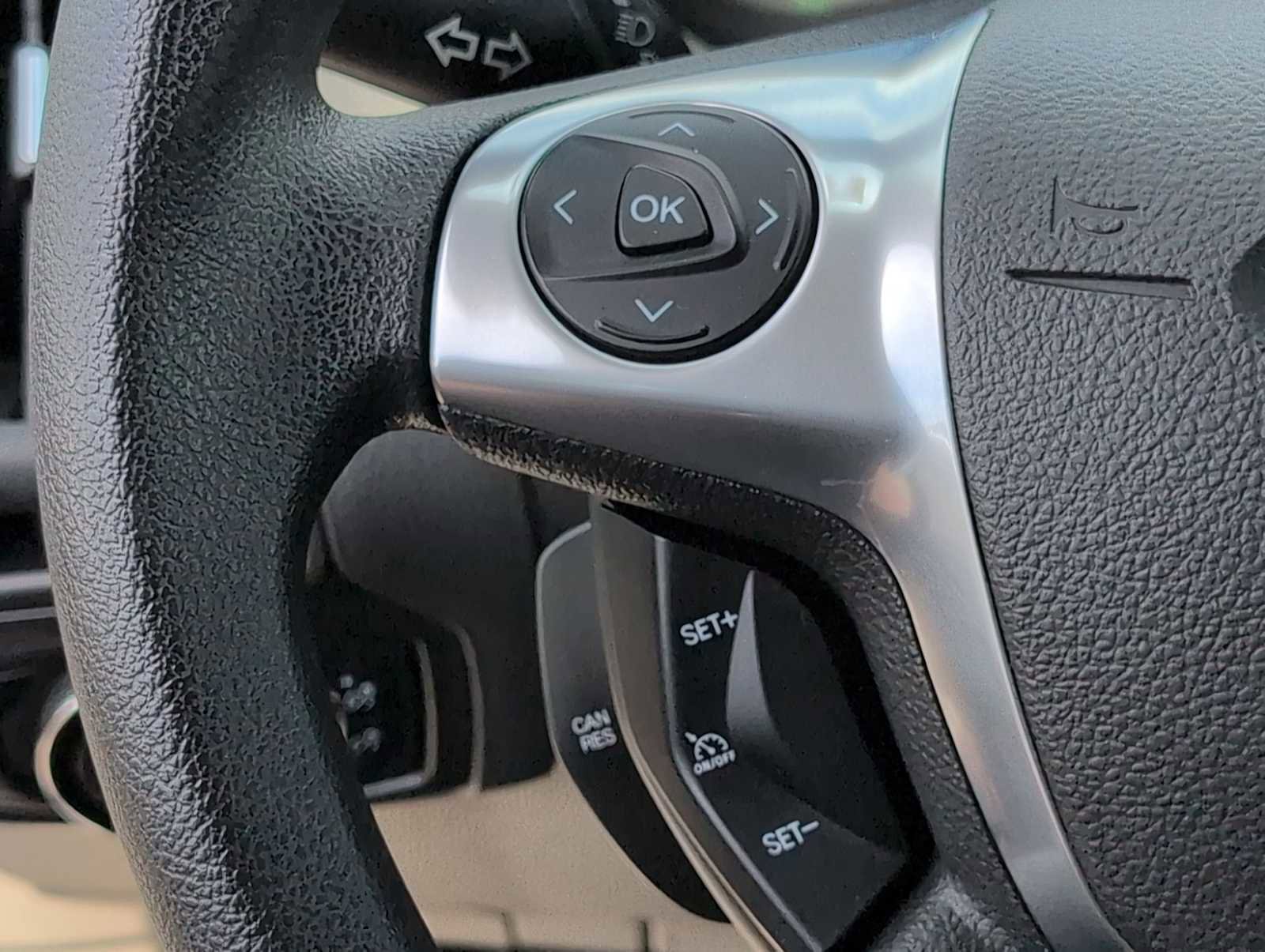 Used 2014 Ford Focus SE w/ SE Winter Package FWD image 22