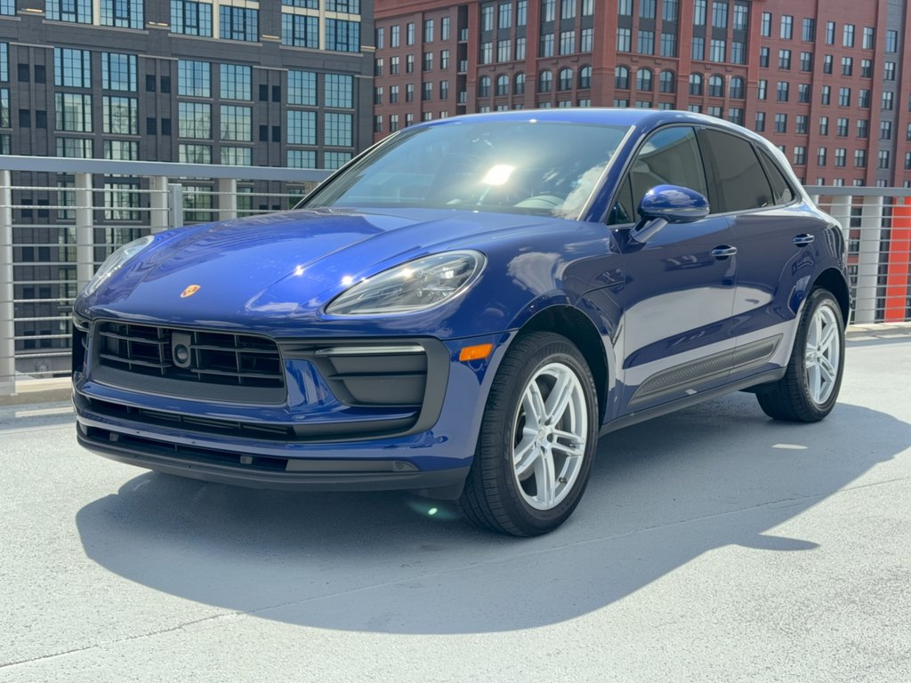 Certified 2024 Porsche Macan AWD/4WD image 1