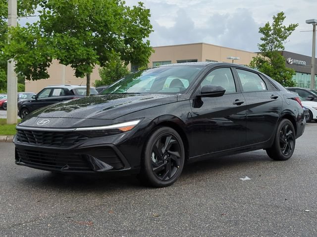 New 2026 Hyundai Elantra Sport FWD image 2