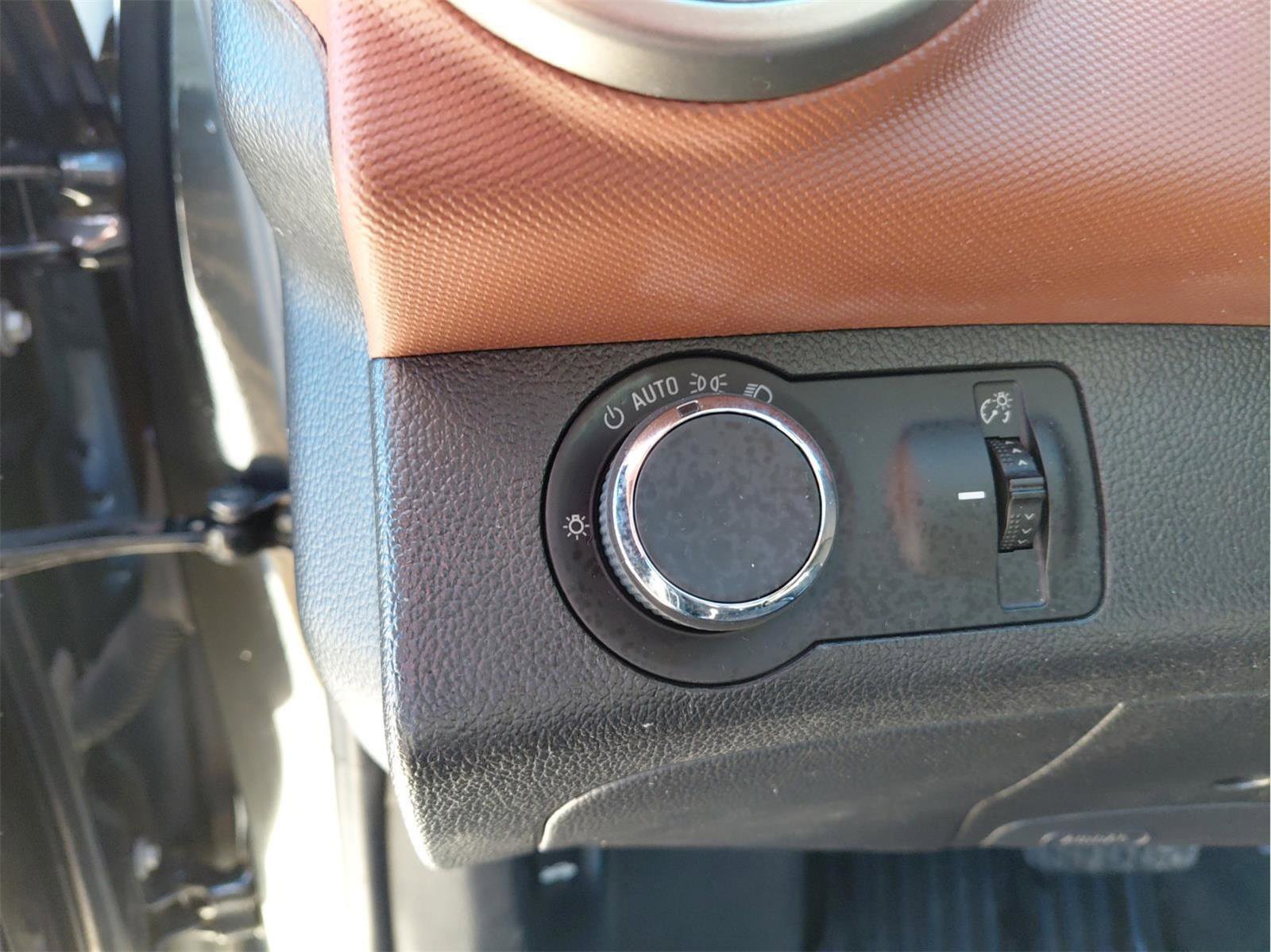 Used 2014 Chevrolet Sonic LT image 21