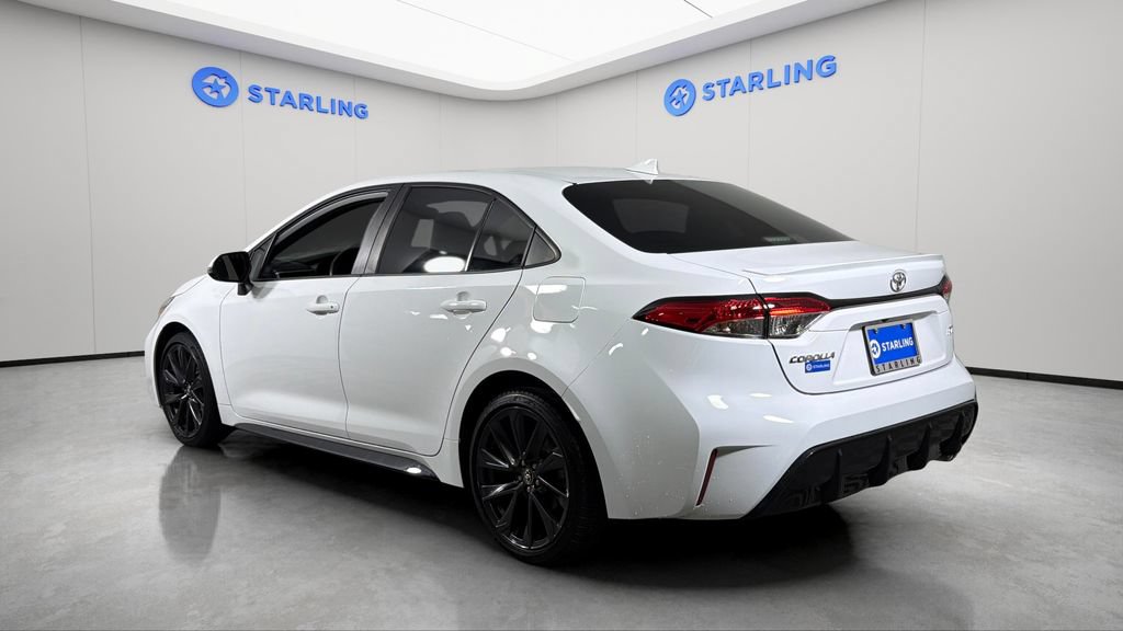 Used 2023 Toyota Corolla SE FWD image 5