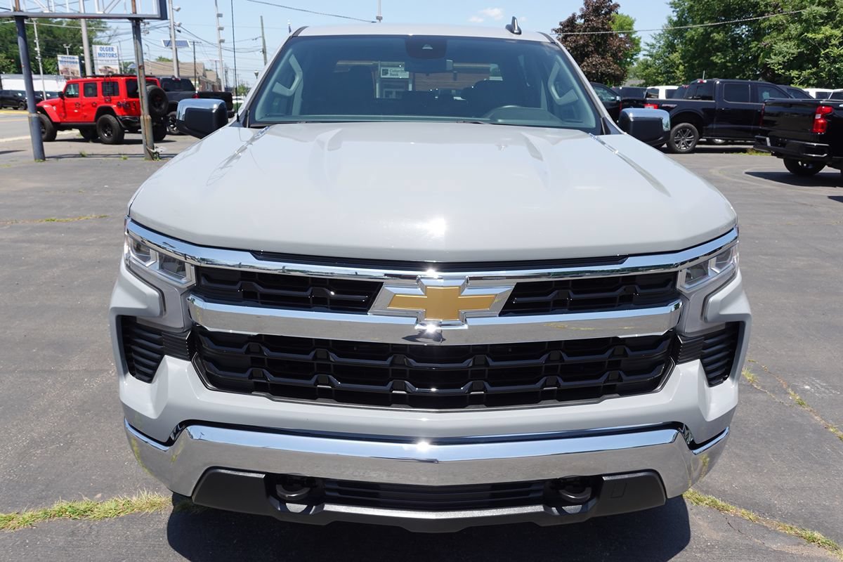 Used 2024 Chevrolet Silverado 1500 LT AWD/4WD image 6