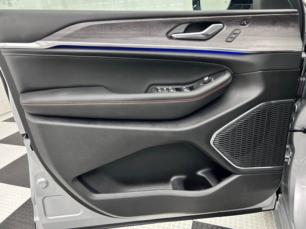 New 2025 Jeep Grand Cherokee Overland w/ Adv Protech Group III image 14