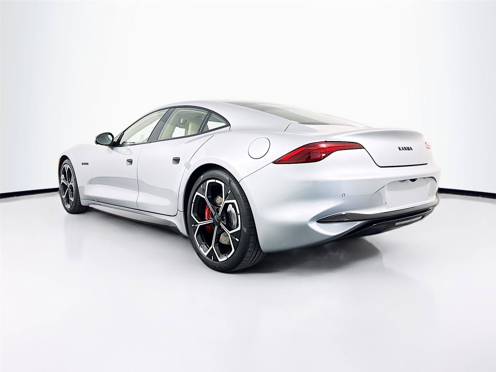 New 2025 Karma Revero Luxury RWD image 26