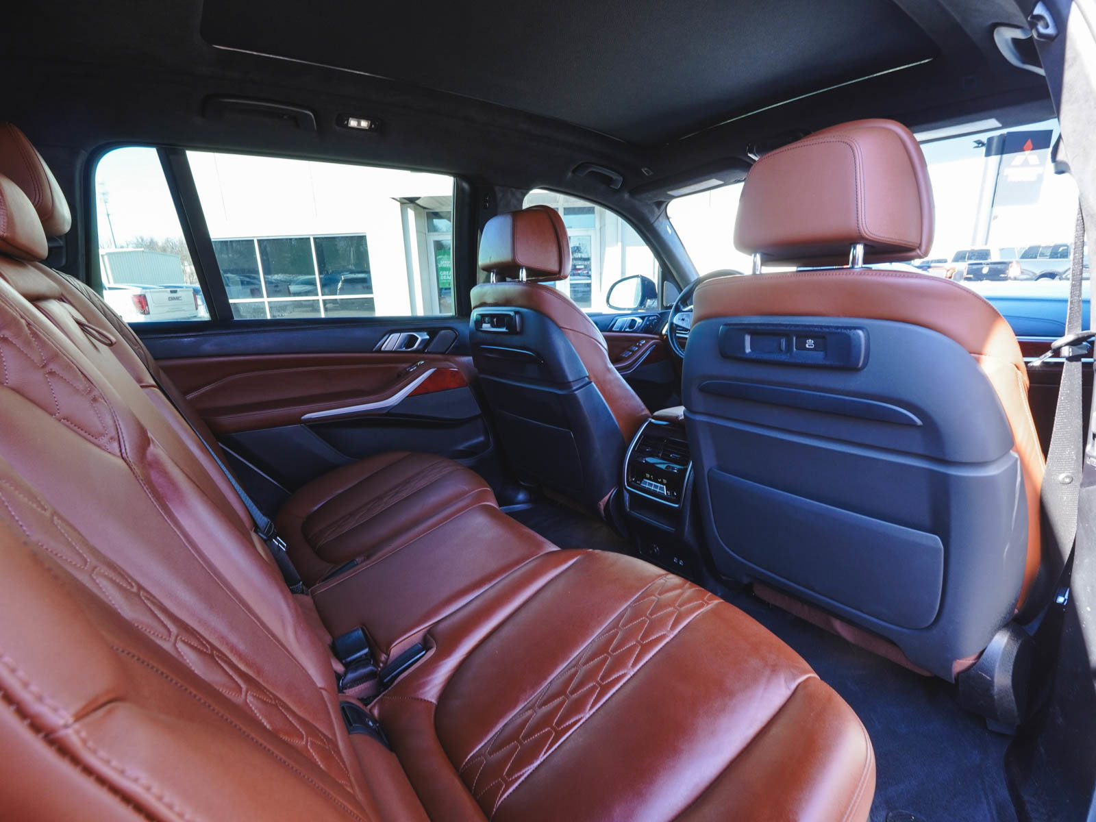 Used 2022 BMW ALPINA XB7 image 37