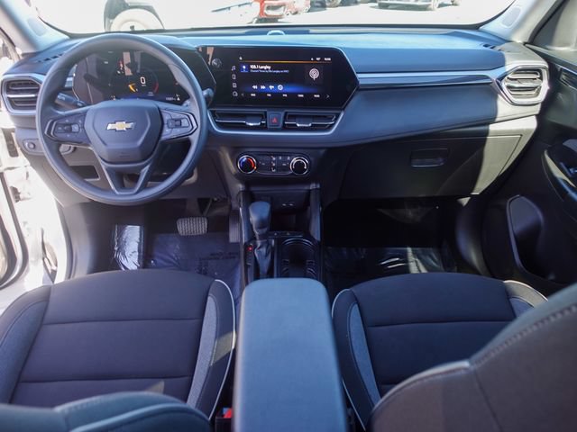 Used 2025 Chevrolet TrailBlazer LS w/ LS Convenience Package FWD image 24