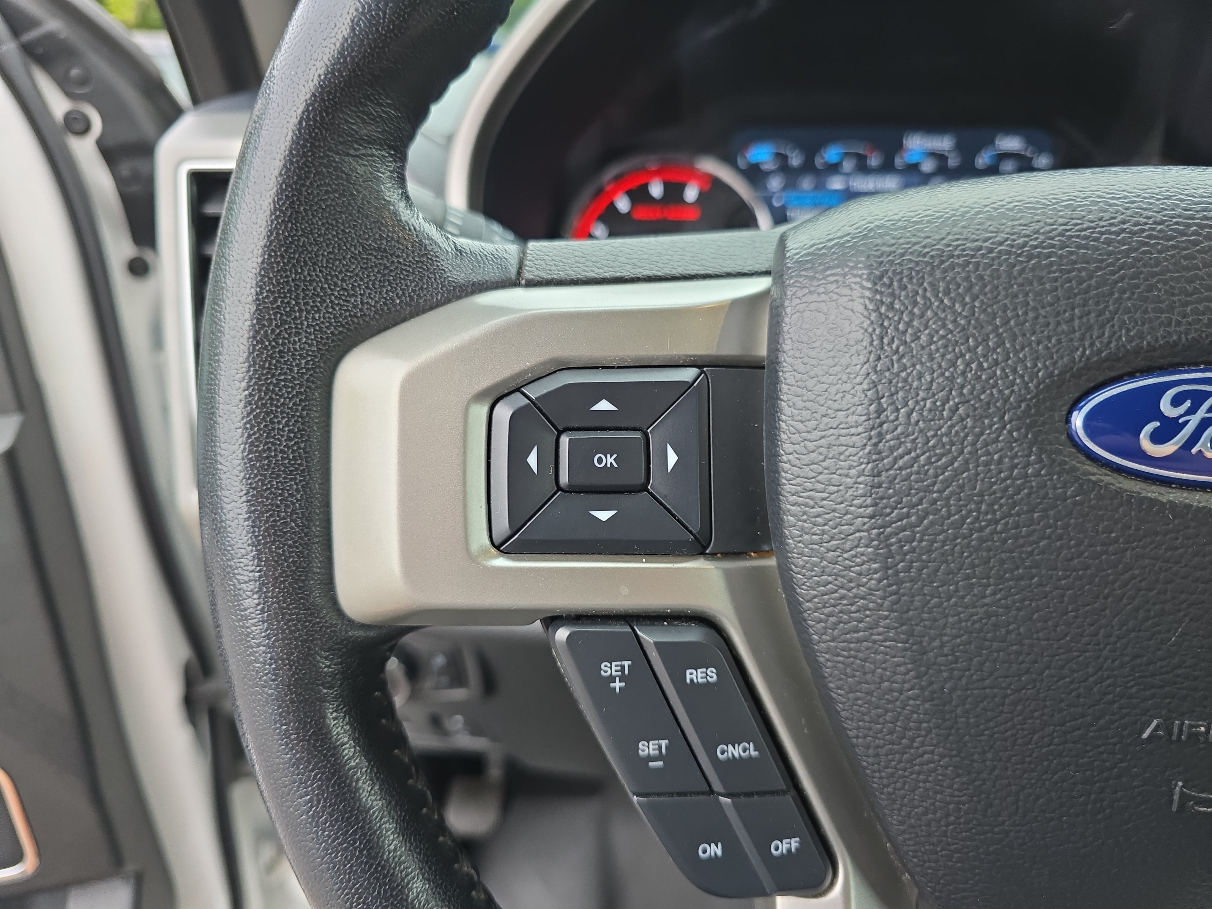 Used 2021 Ford F250 Lariat w/ Lariat Ultimate Package AWD/4WD image 16