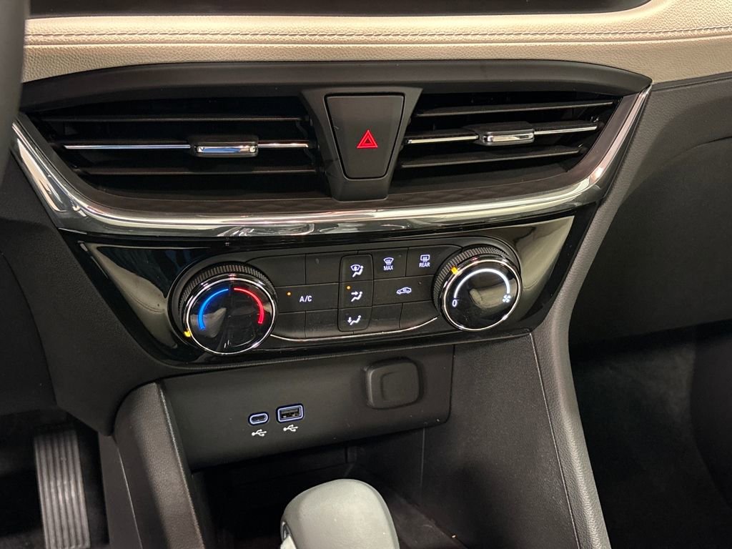 Used 2025 Buick Encore GX Sport Touring image 38