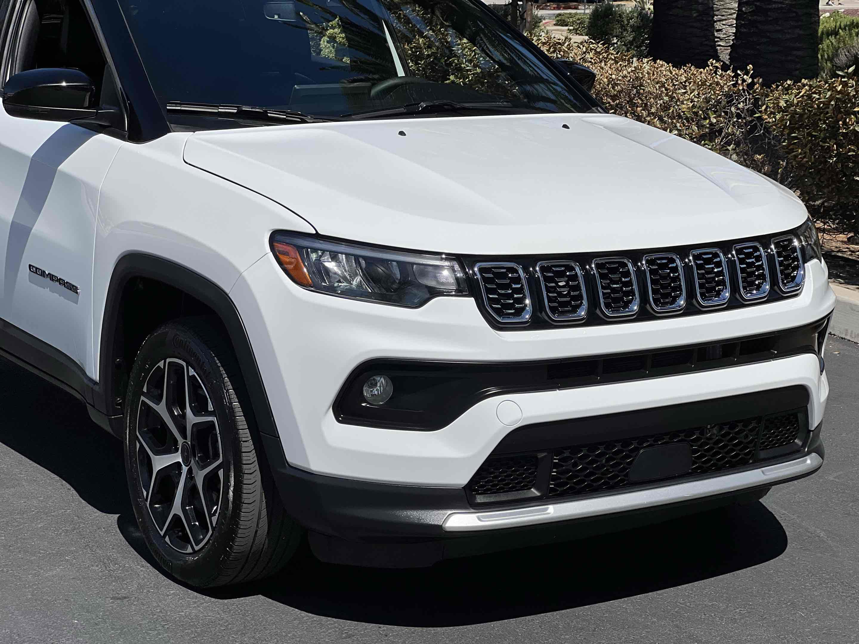 Used 2025 Jeep Compass Limited AWD/4WD image 48