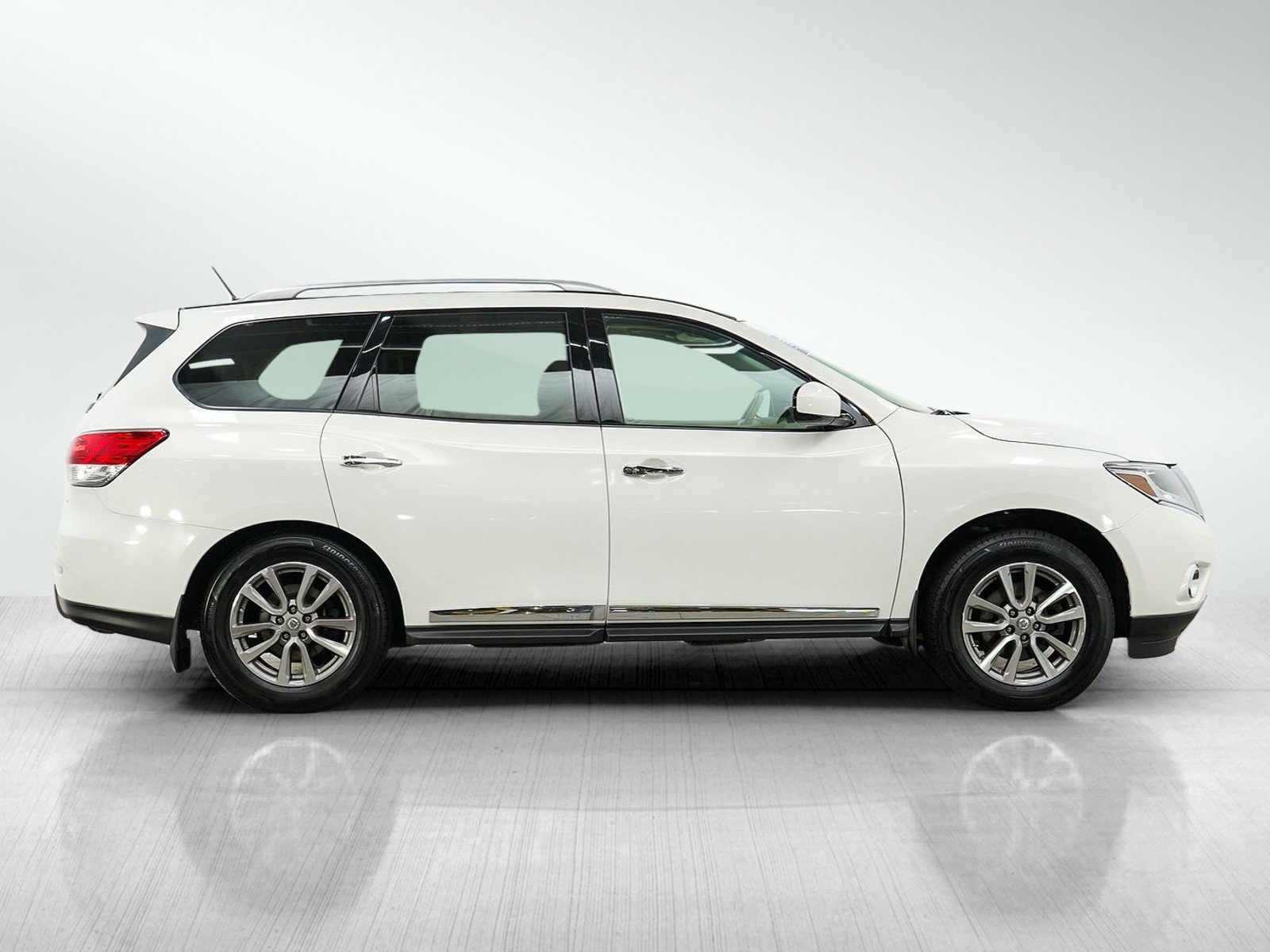 Used 2014 Nissan Pathfinder SL w/ SL Premium Package AWD/4WD image 7