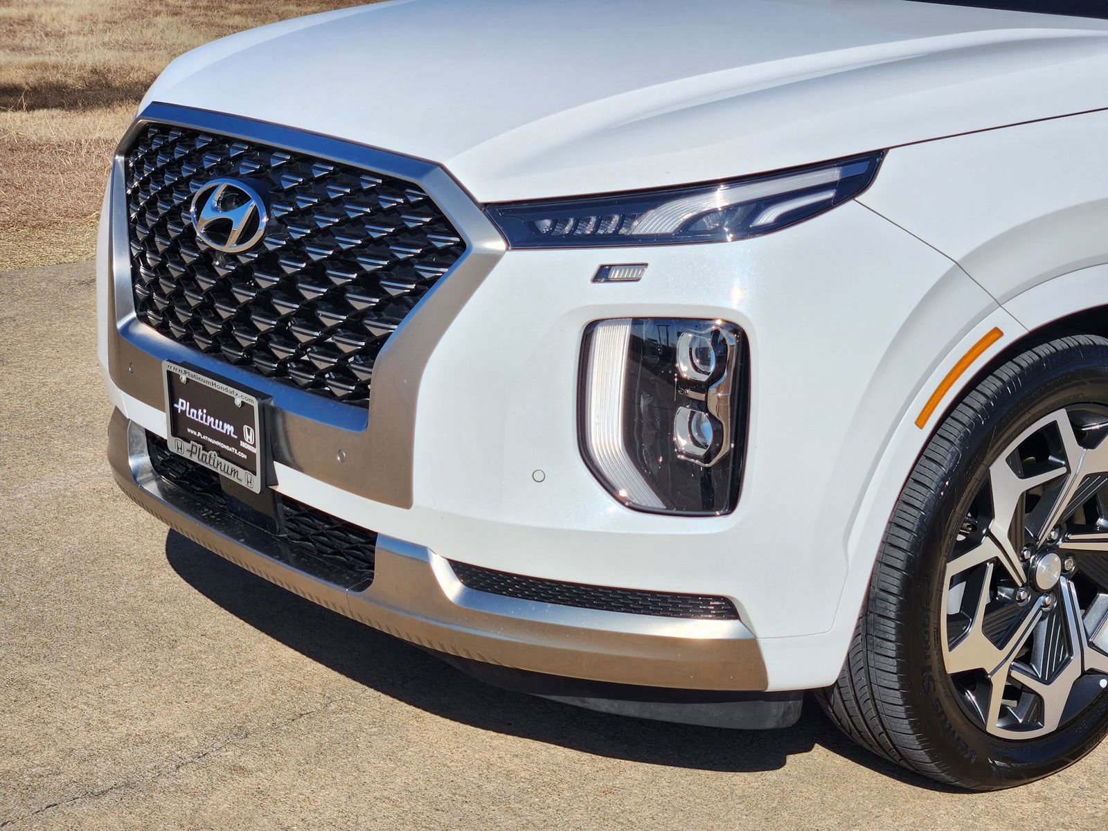 Used 2022 Hyundai Palisade Calligraphy image 10