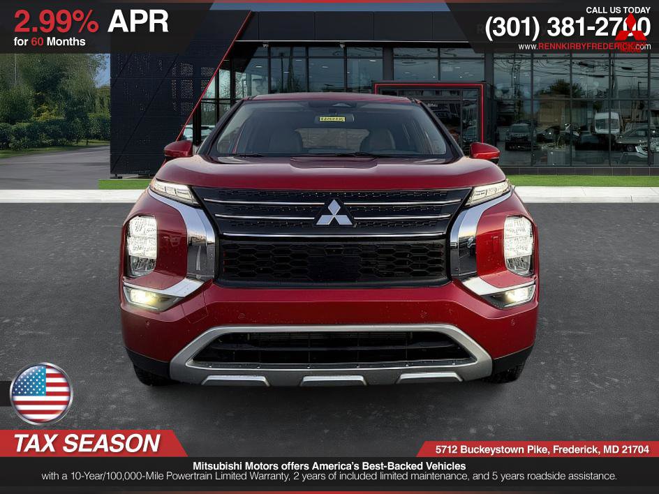 Used 2023 Mitsubishi Outlander SE image 3