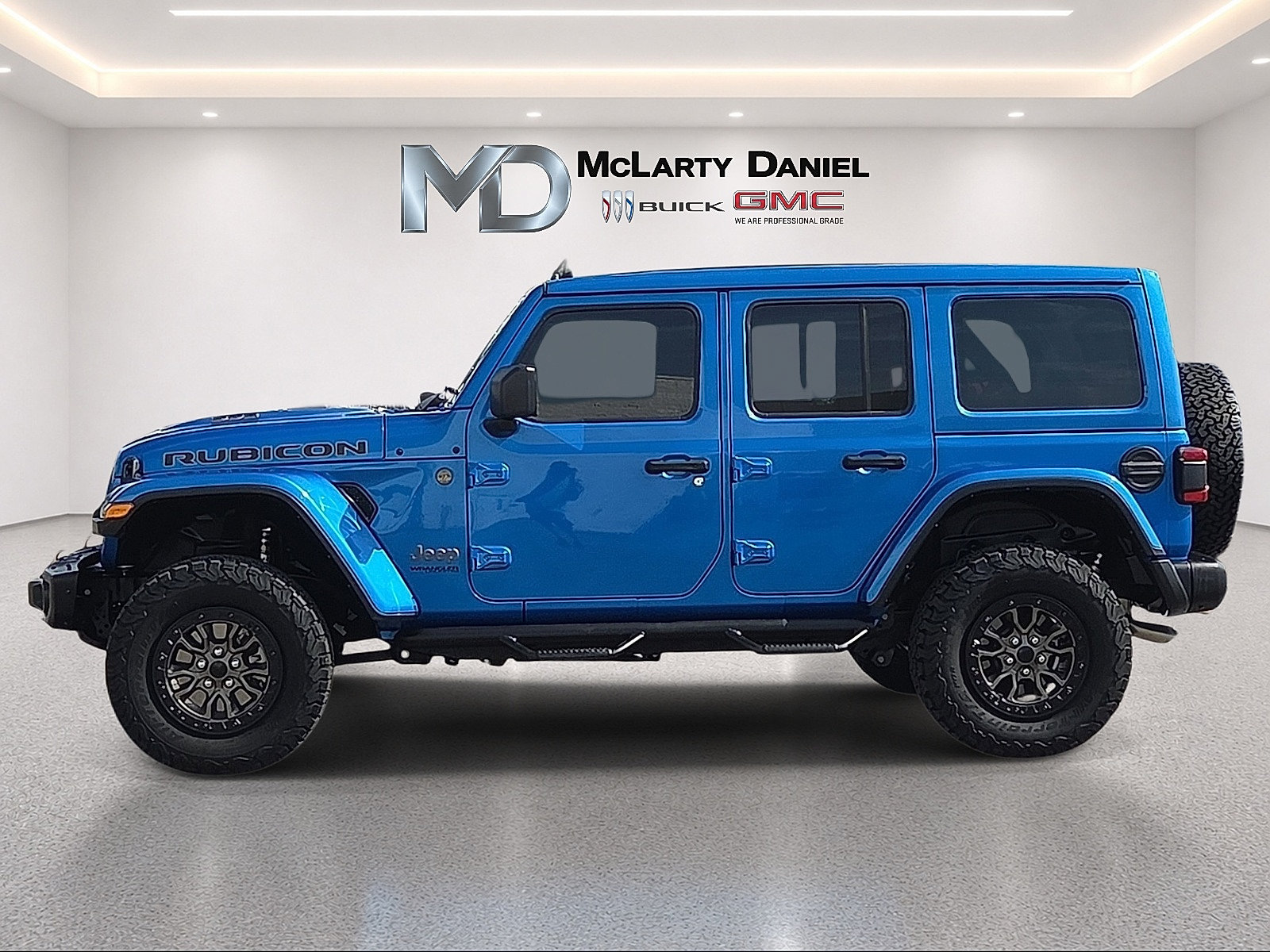 Used 2022 Jeep Wrangler Unlimited Rubicon w/ Trailer Tow Package AWD/4WD image 2
