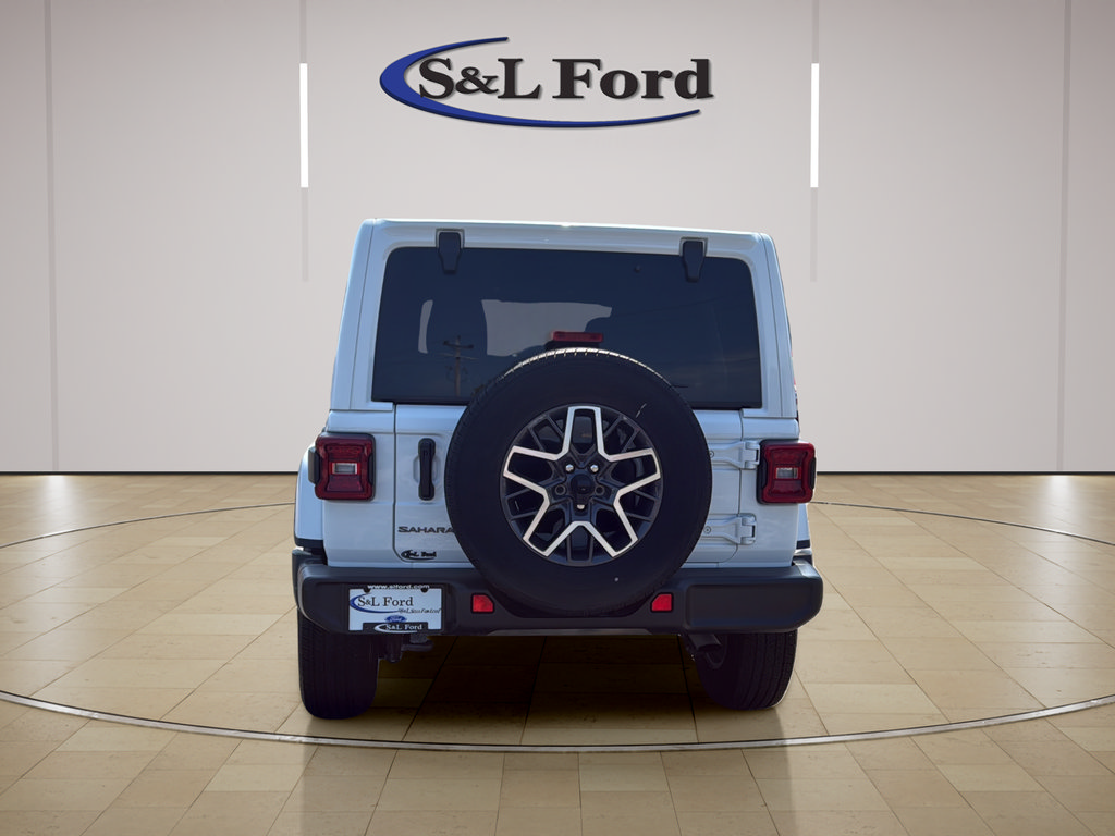 Used 2025 Jeep Wrangler Unlimited Sahara AWD/4WD image 6