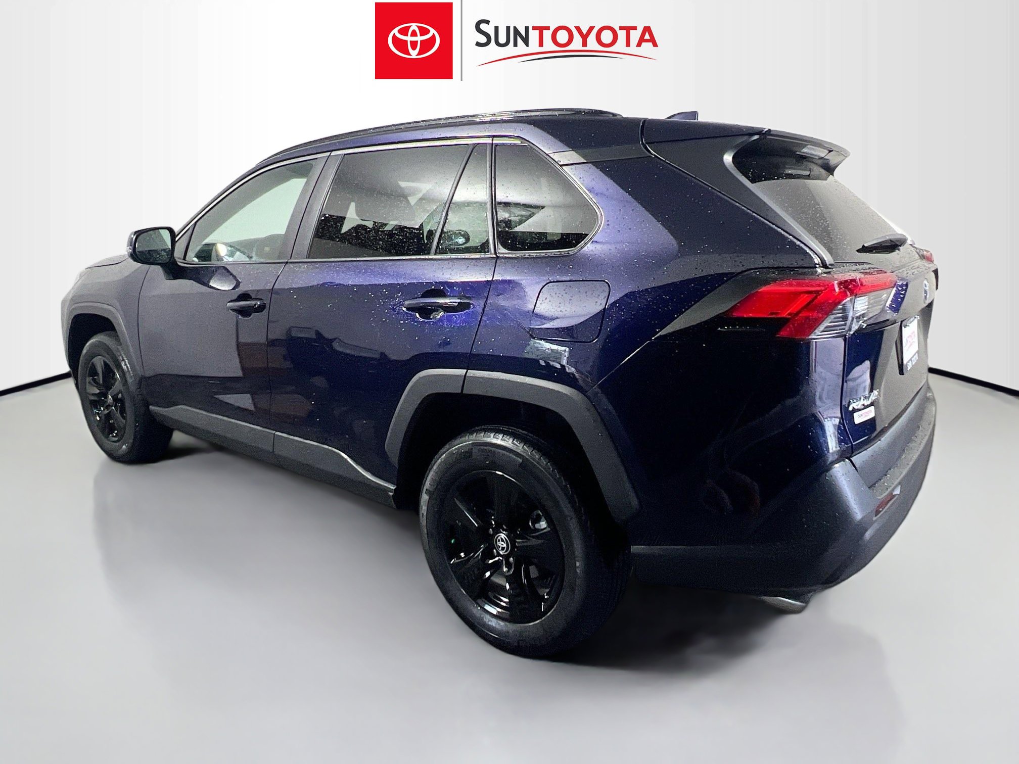 Used 2021 Toyota RAV4 XLE w/ Convenience Package image 6